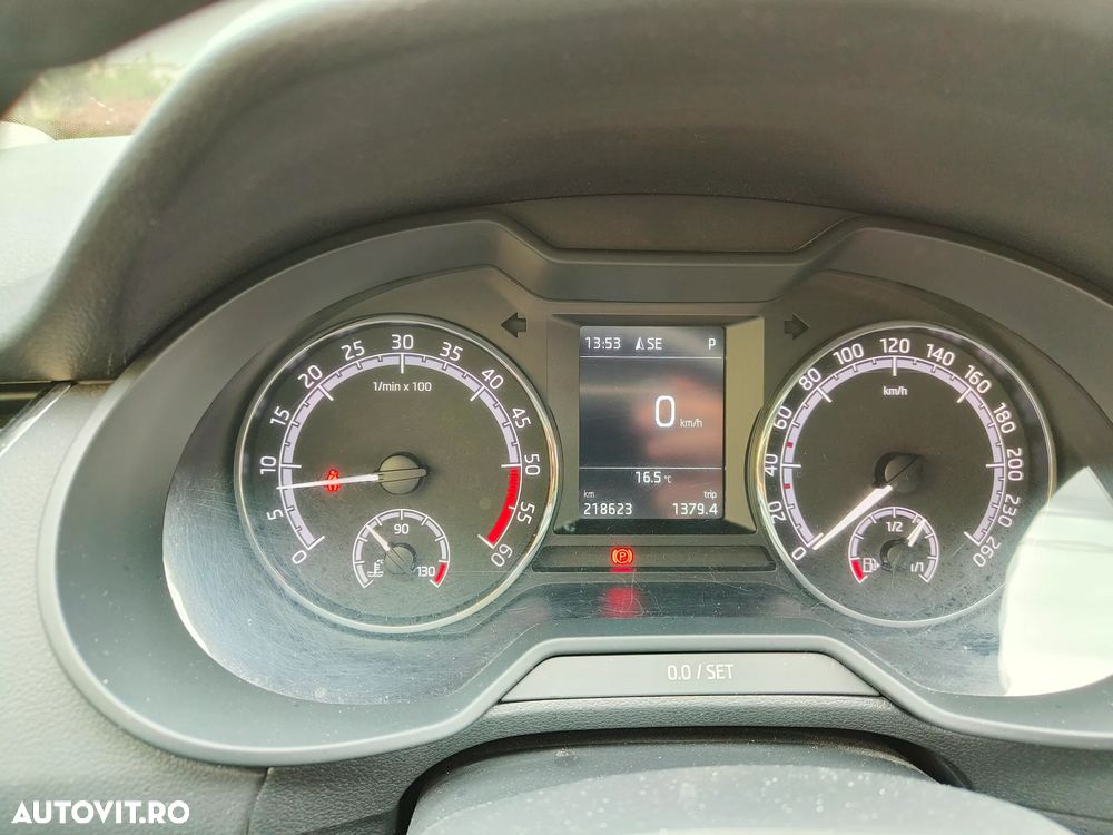 Skoda Octavia 2.0 TDI DSG Style - 10