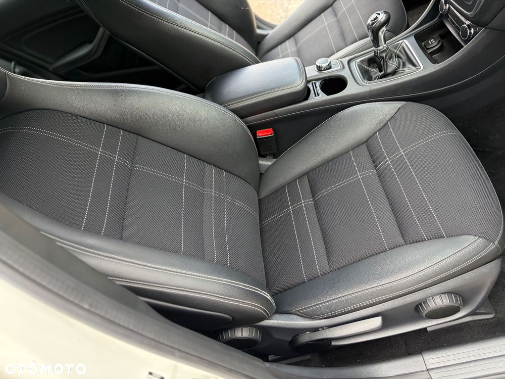 Mercedes-Benz Klasa A 180 BlueEfficiency Edition - 15