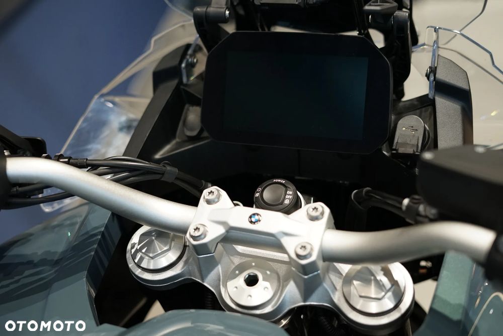 BMW F - 37