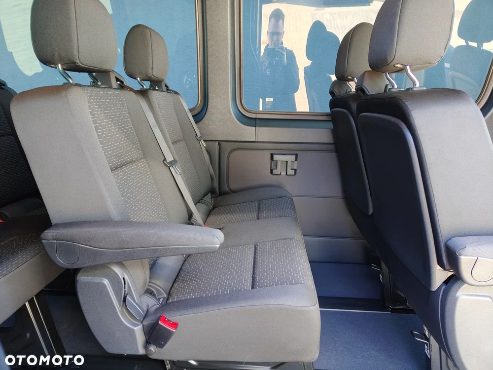 Mercedes-Benz Sprinter - 14