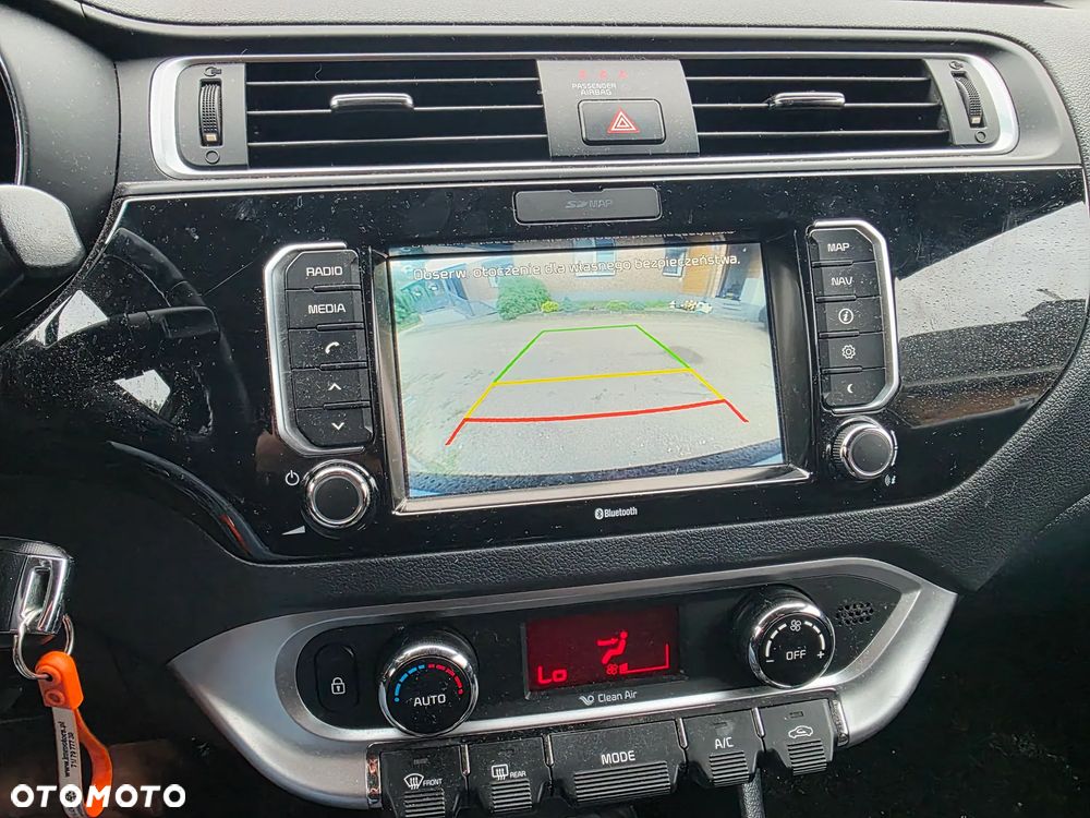 Kia Rio 1.2 M - 11
