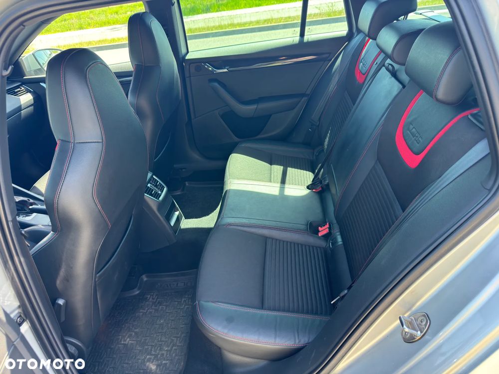 Skoda Octavia 2.0 TDI DSG RS - 19