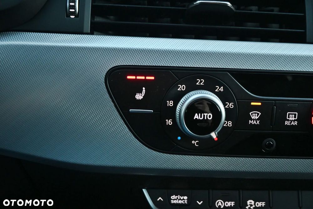 Audi A4 Avant 2.0 TDI ultra S tronic sport - 37