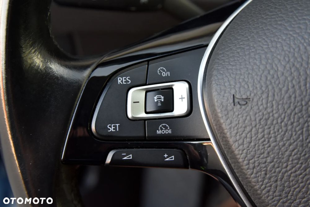Volkswagen Passat 2.0 TDI (BlueMotion Technology) Comfortline - 29