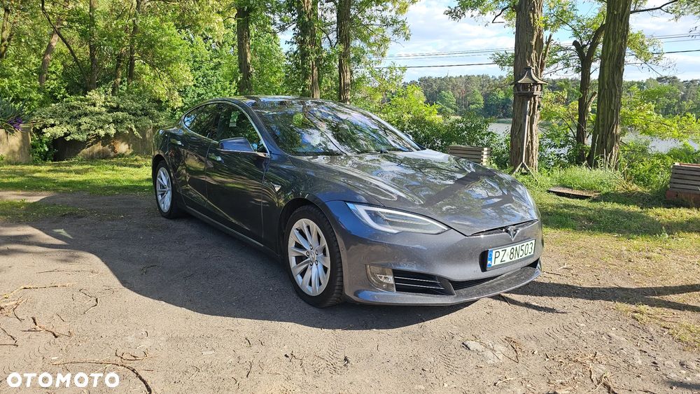 Tesla Model S - 2