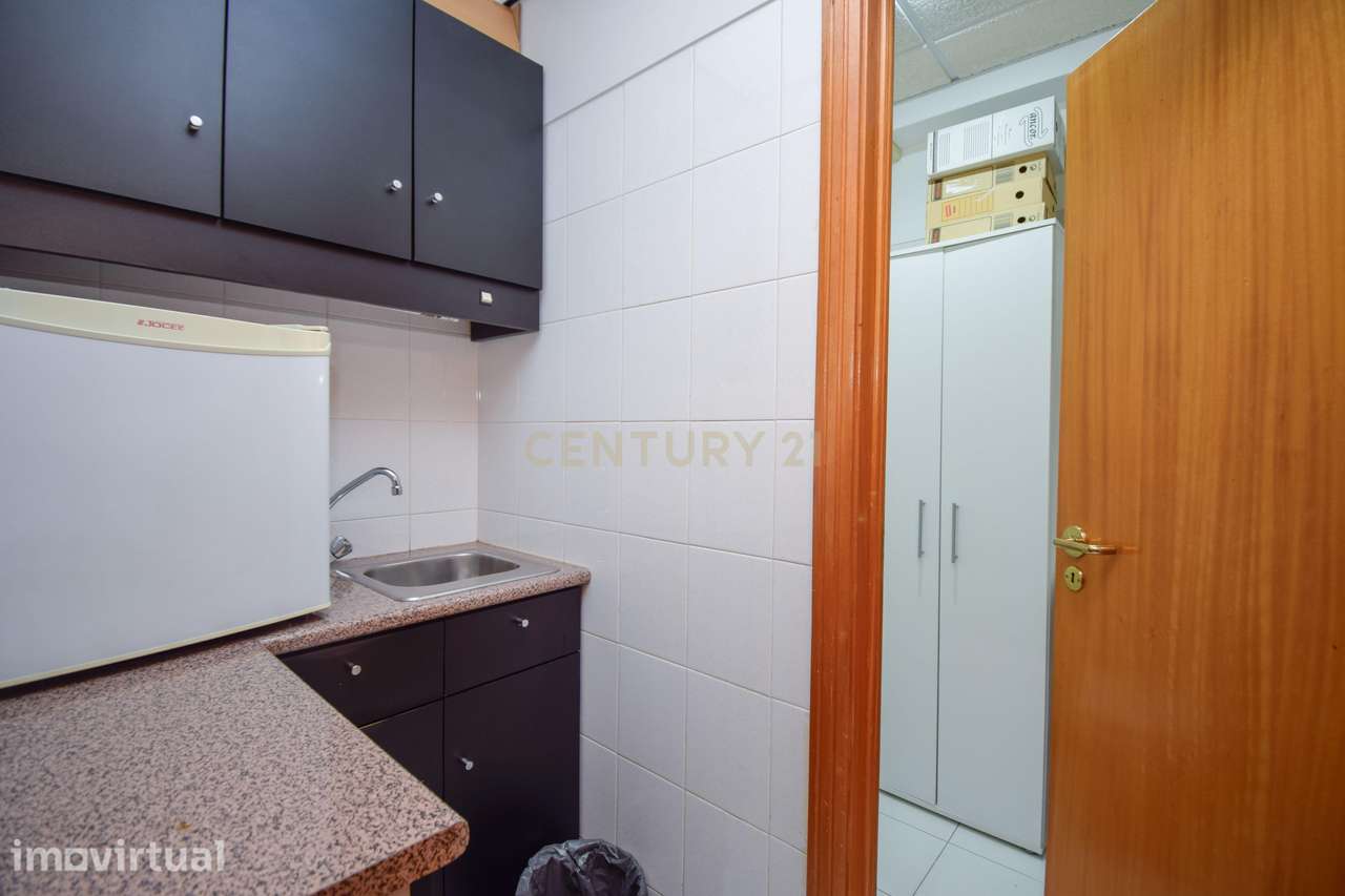 Escritório com estacionamento no centro de Telheiras | 64 m² | Excelen - Grande imagem: 3/15