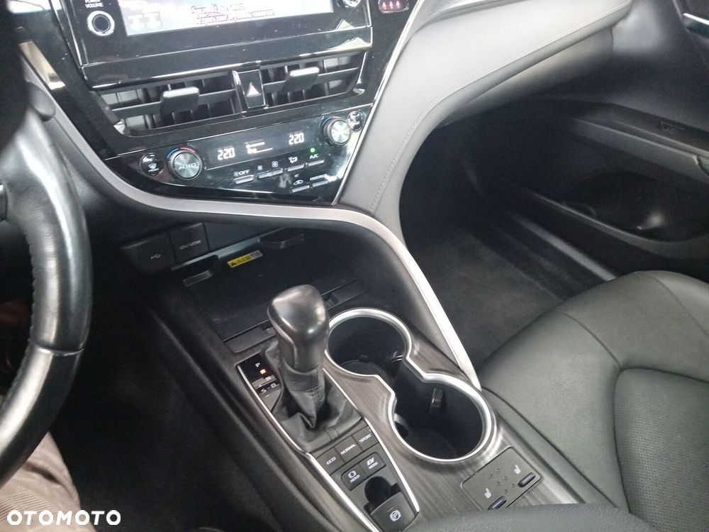Toyota Camry - 20