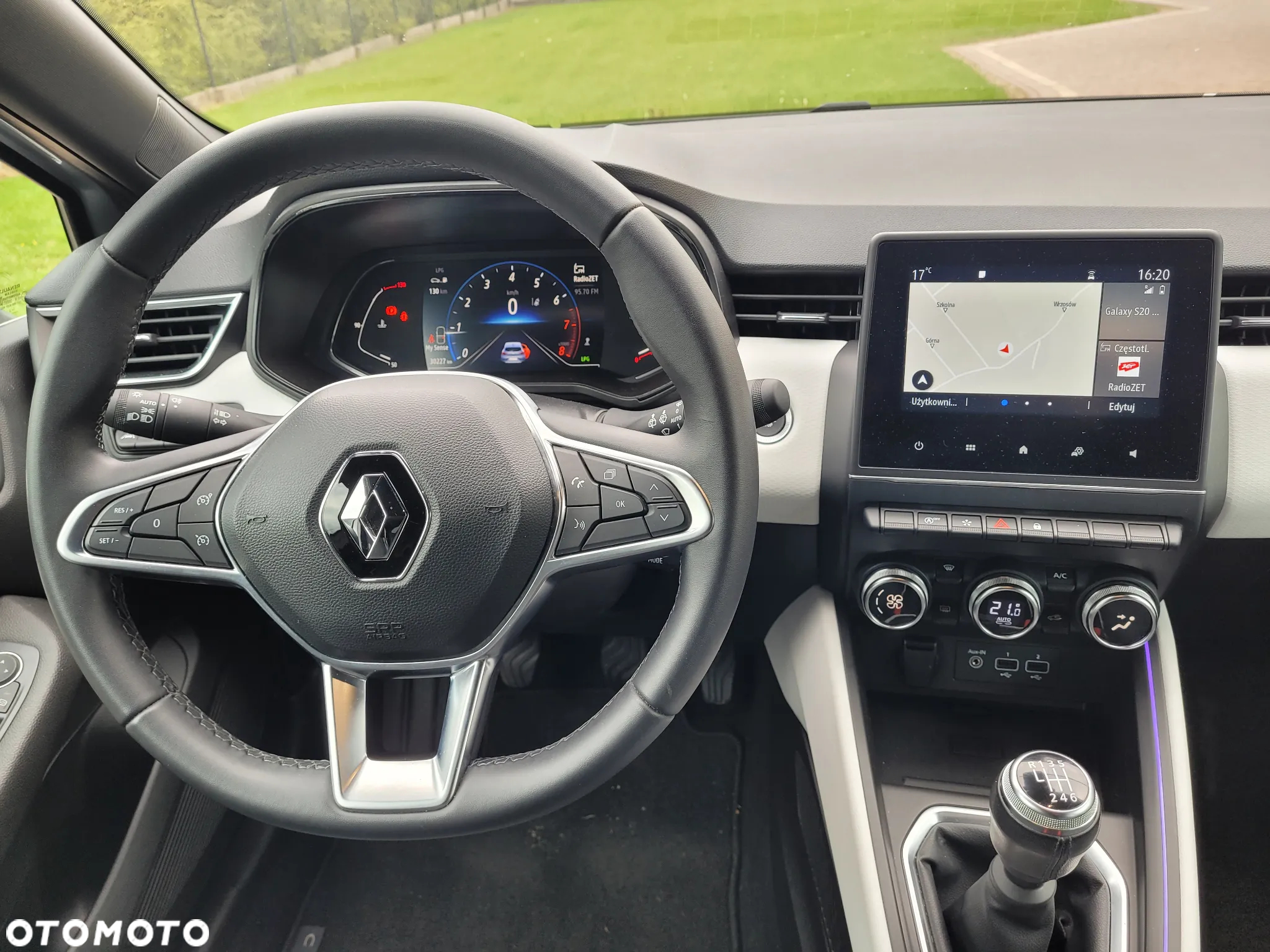 Renault Clio TCe 100 INTENS - 17