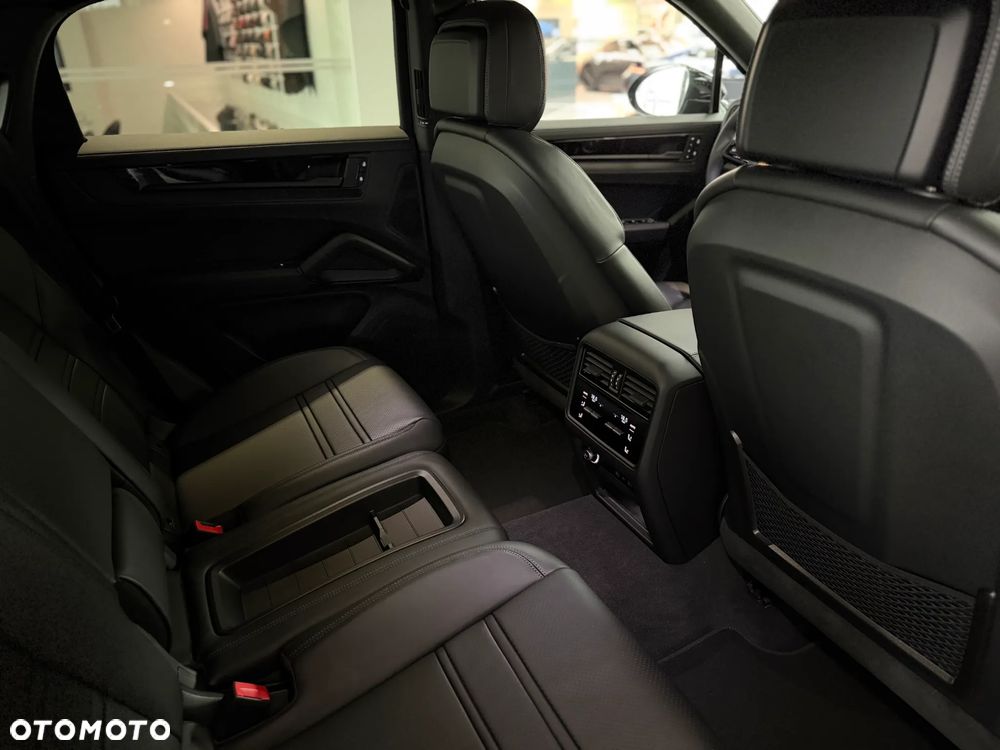 Porsche Cayenne Black Edition - 37