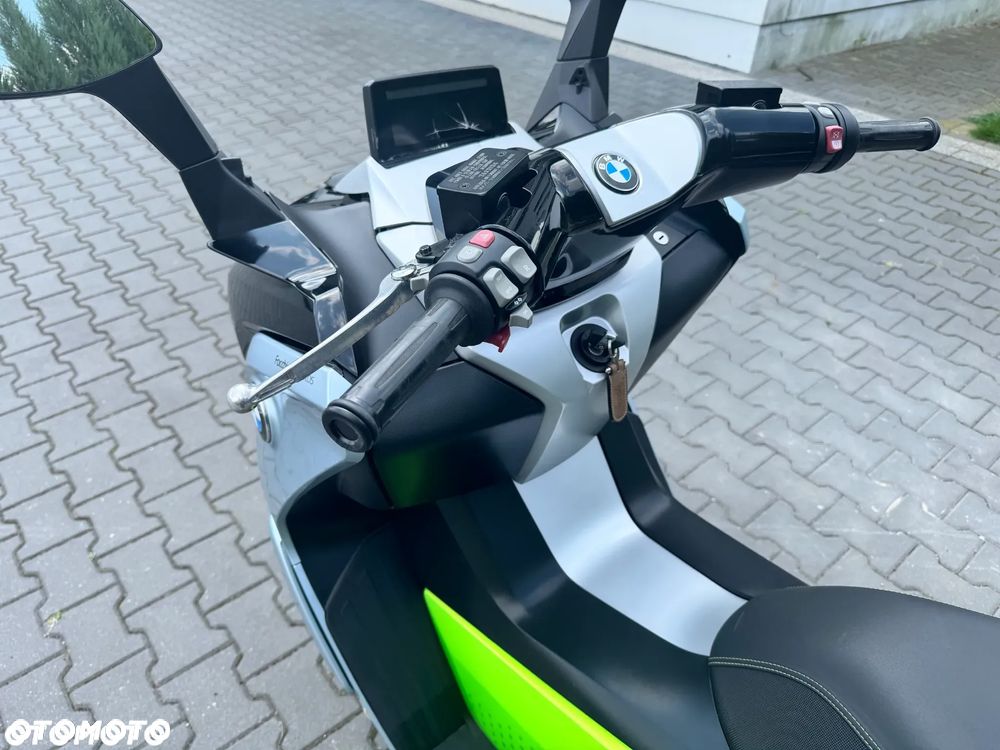 BMW CE 04 - 18