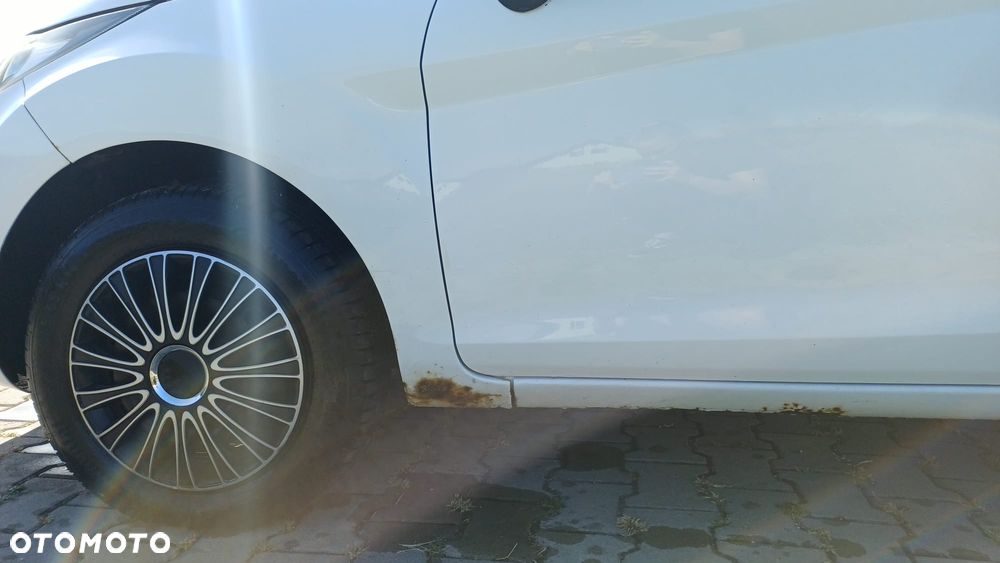 Ford Fiesta - 12