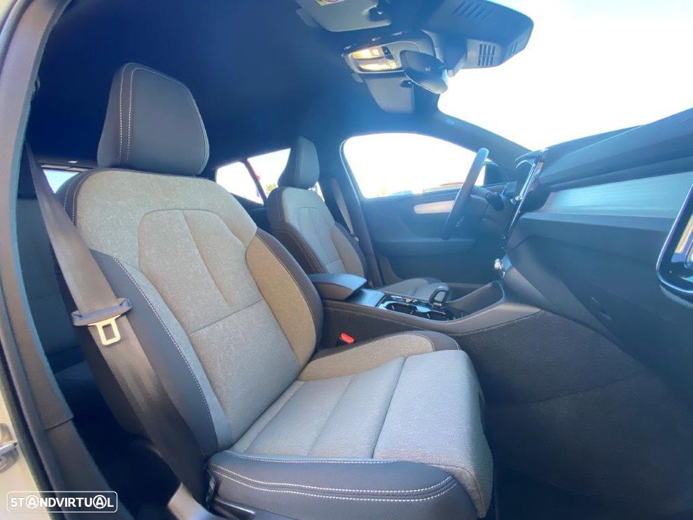 Volvo XC 40 2.0 B3 Black Edition - 10