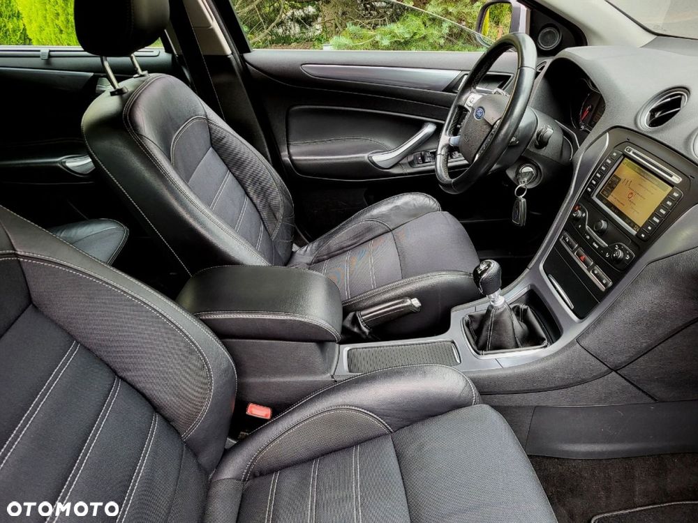 Ford Mondeo - 22