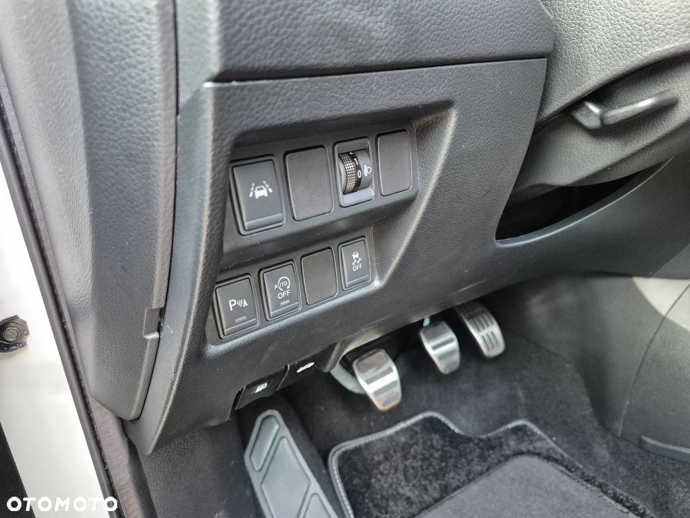 Nissan Qashqai 1.6 dCi TEKNA+ - 32