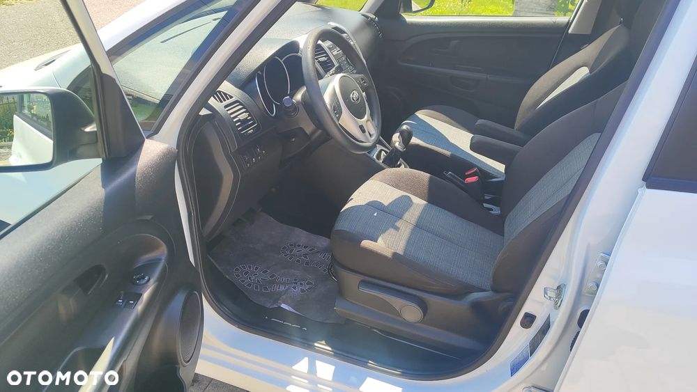 Kia Venga 1.6 CRDi L - 10