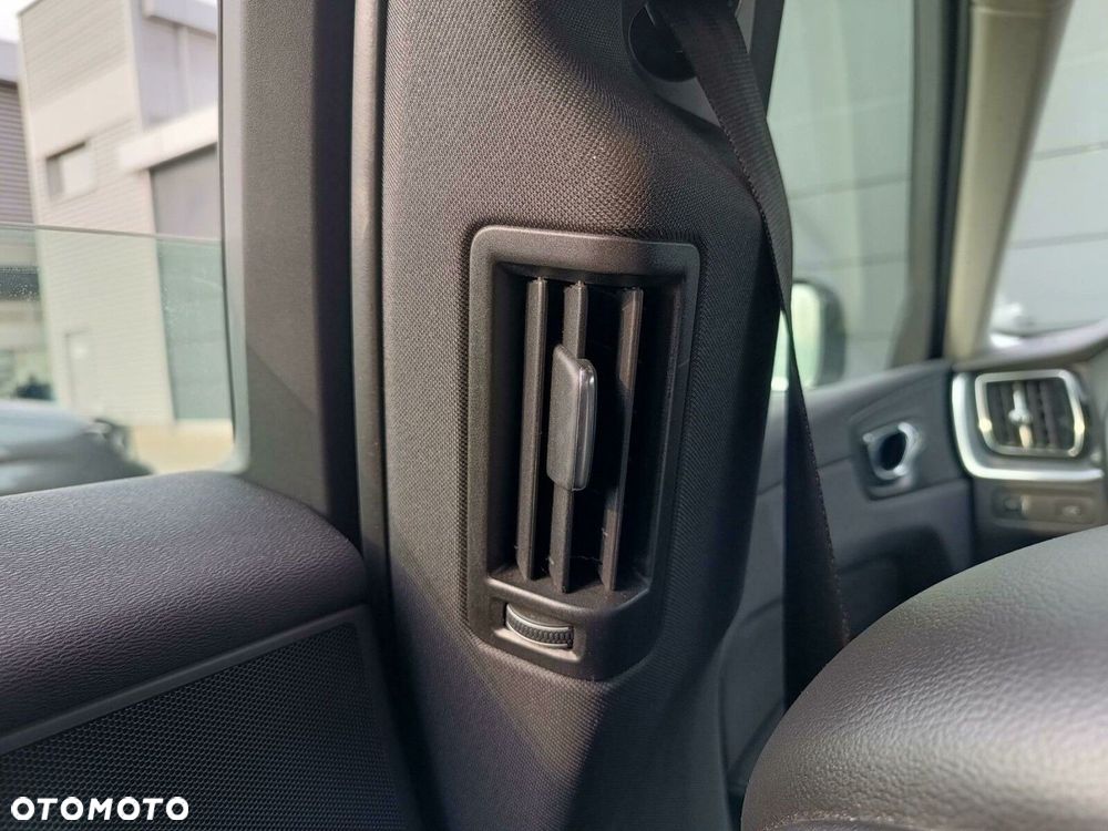 Volvo XC 60 T4 Momentum Pro - 29