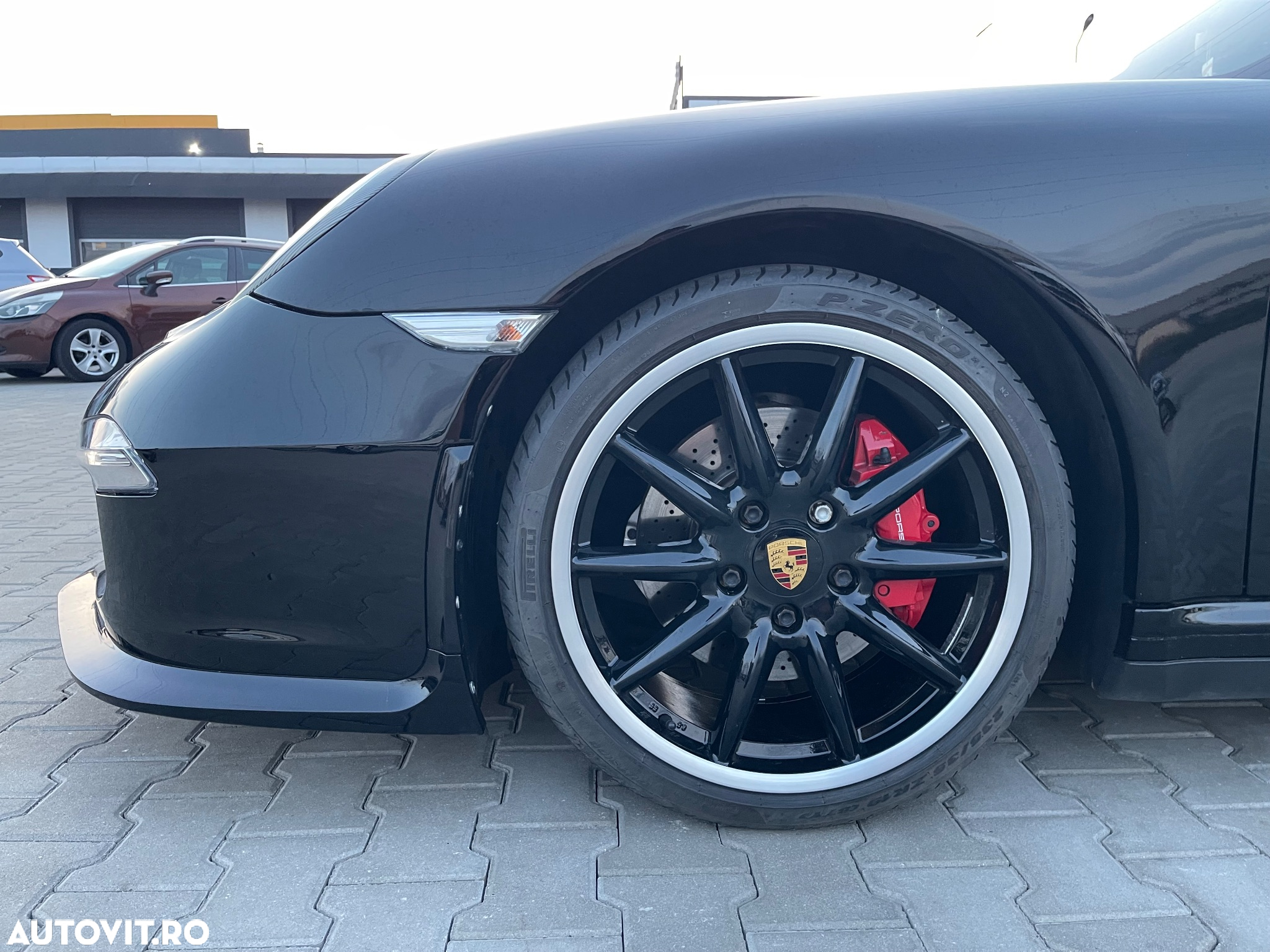 Porsche 911 Carrera 4 GTS PDK - 14