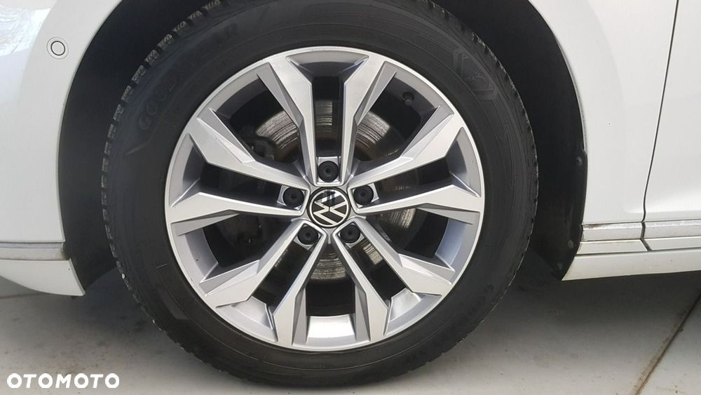 Volkswagen Passat - 9