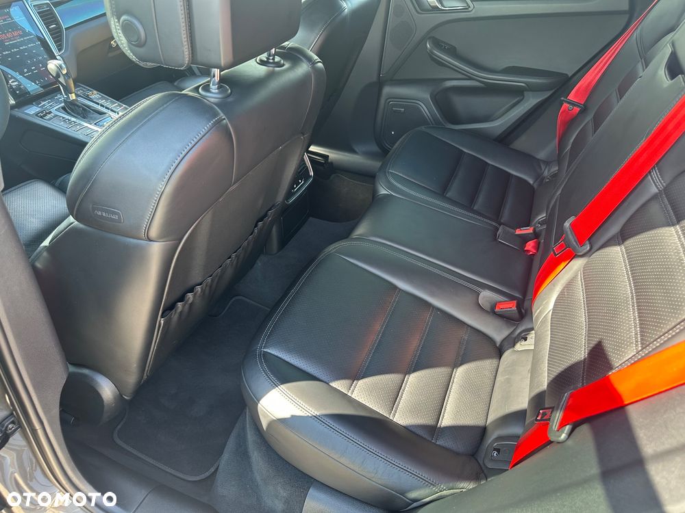 Porsche Macan Turbo PDK - 16