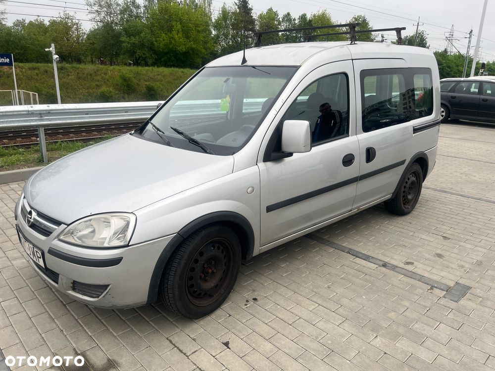 Opel Combo Tour - 1