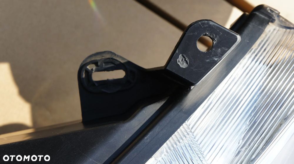 PRZEDNIA LEWA PRAWA LAMPA FORD B-MAX B MAX - 12