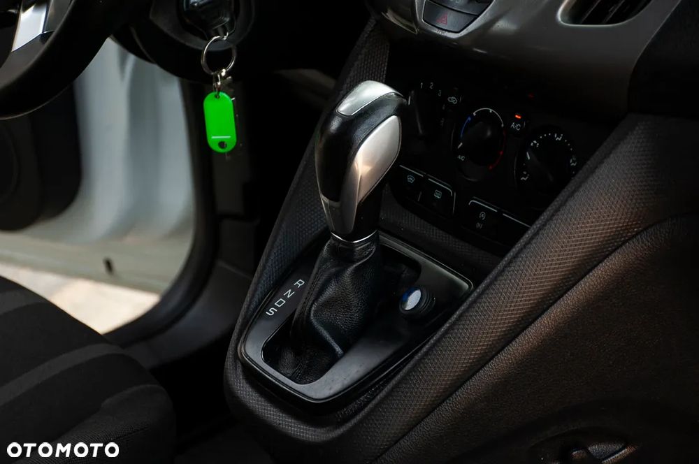 Ford Transit Connect - 38
