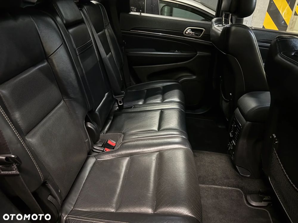 Jeep Grand Cherokee - 11