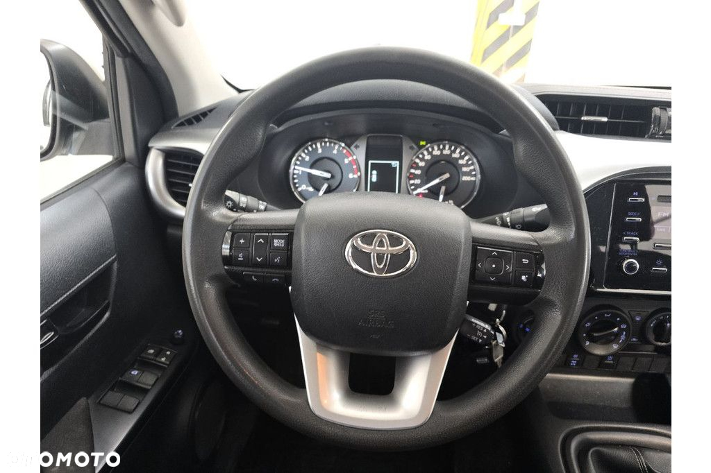 Toyota Hilux - 11