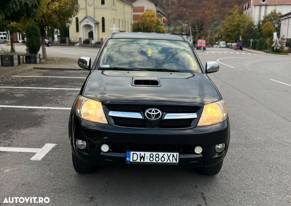 Toyota Hilux - 4