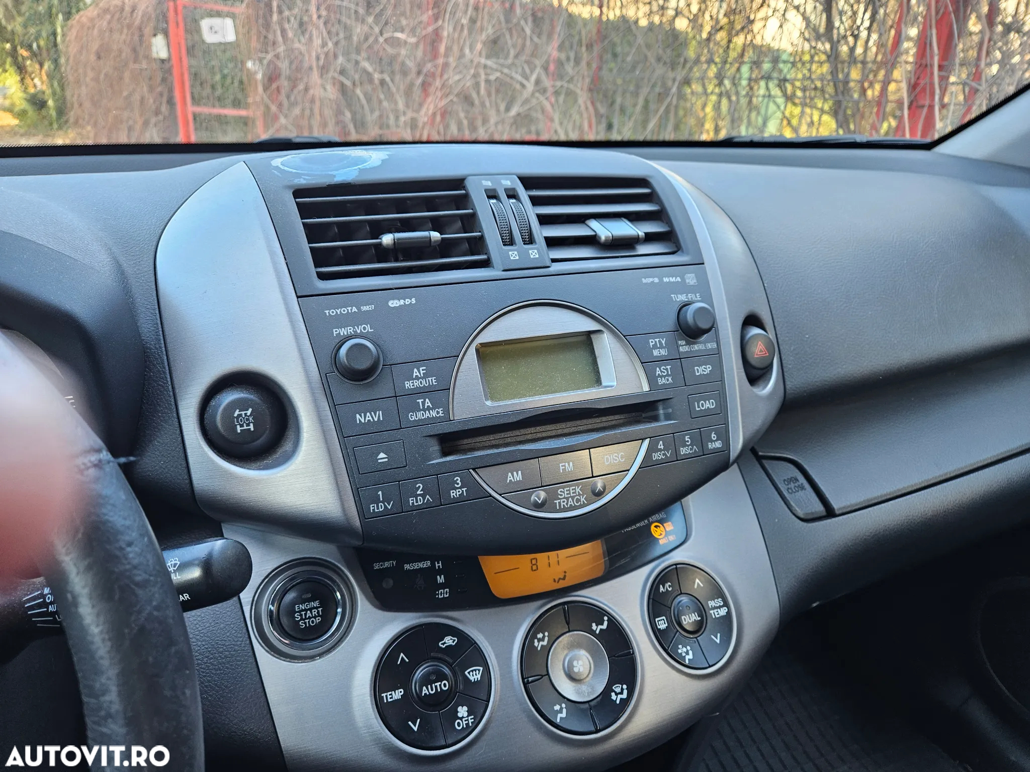 Toyota RAV4 2.2 D-4D Luxury - 5