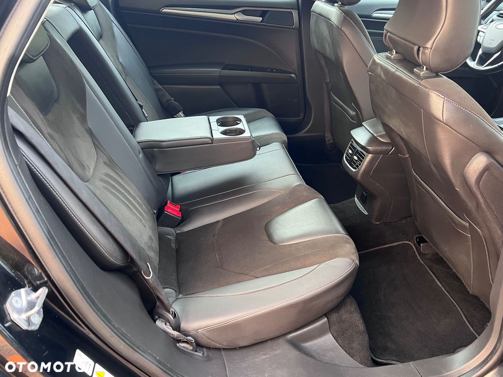 Ford Mondeo 2.0 TDCi Titanium PowerShift - 38
