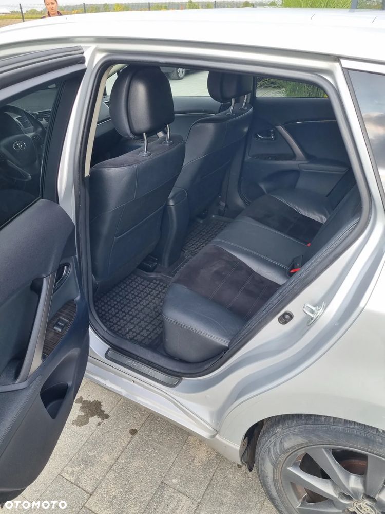 Toyota Avensis - 5