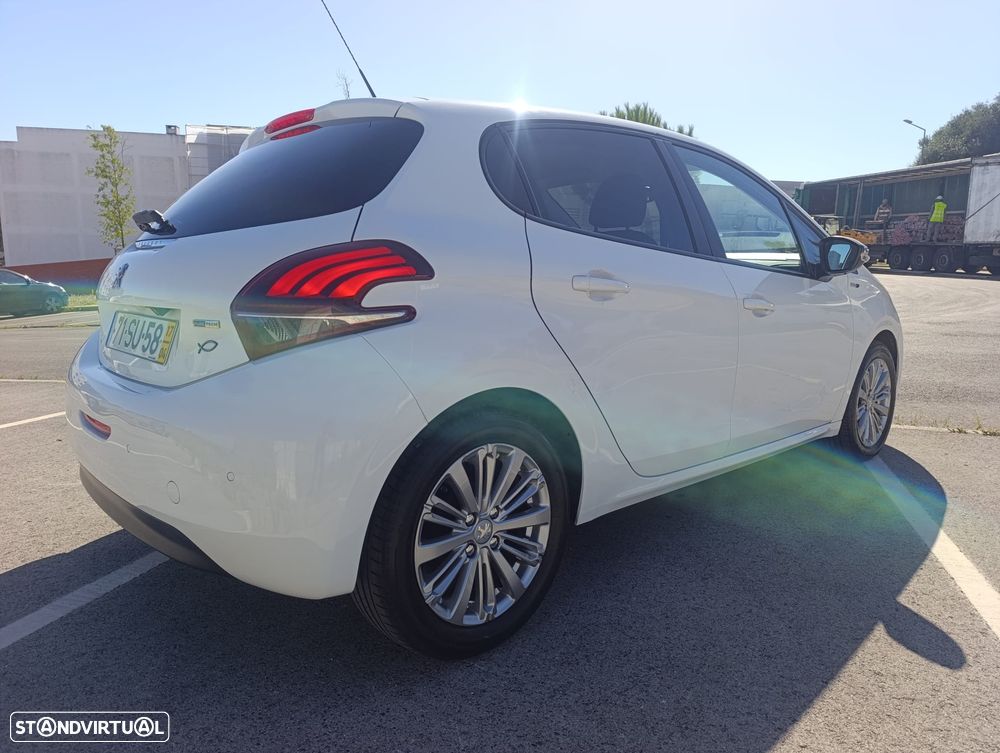 Peugeot 208 1.2 PureTech Style - 4
