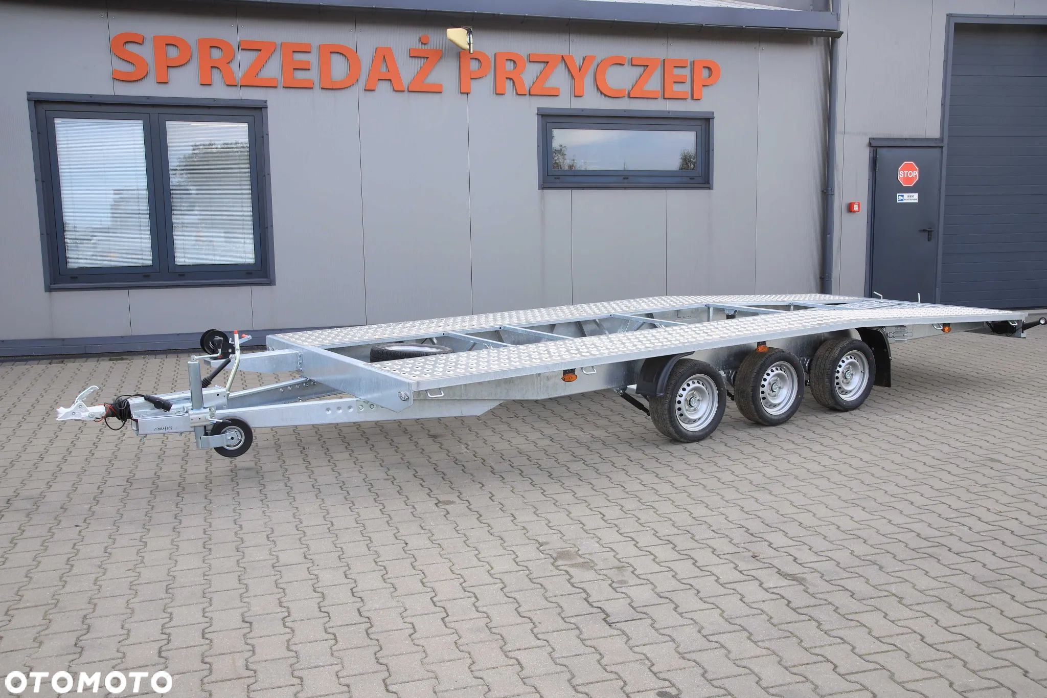 Niewiadów Jupiter 6 x2.1 3 osie DMC 3500 kg Koła 195R13C - 1