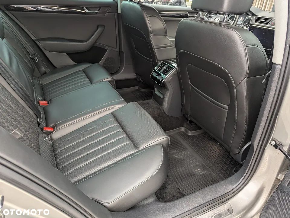 Skoda Superb 2.0 TDI 4x4 DSG L&K - 25