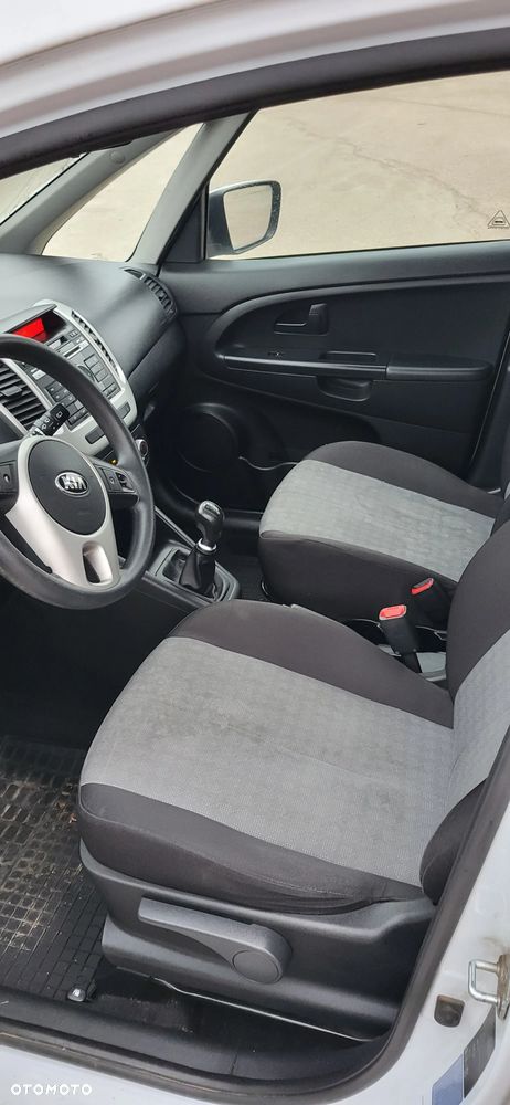 Kia Venga 1.4 S - 13