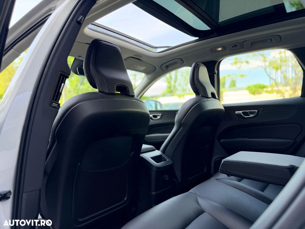 Volvo XC 60 Recharge T6 Twin Engine eAWD Inscription Expression - 13