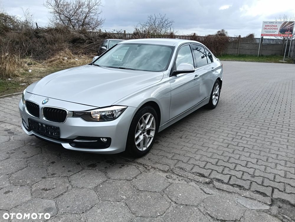 BMW Seria 3 318d DPF Edition Sport - 1