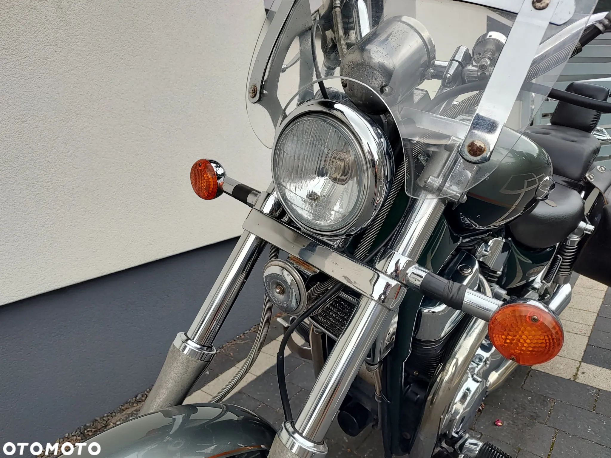 Suzuki Intruder - 14