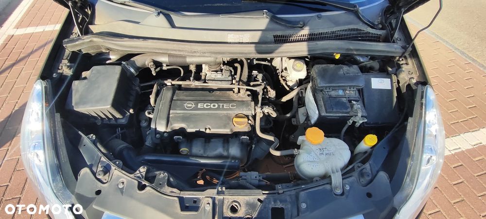 Opel Corsa 1.2 16V Cosmo - 29