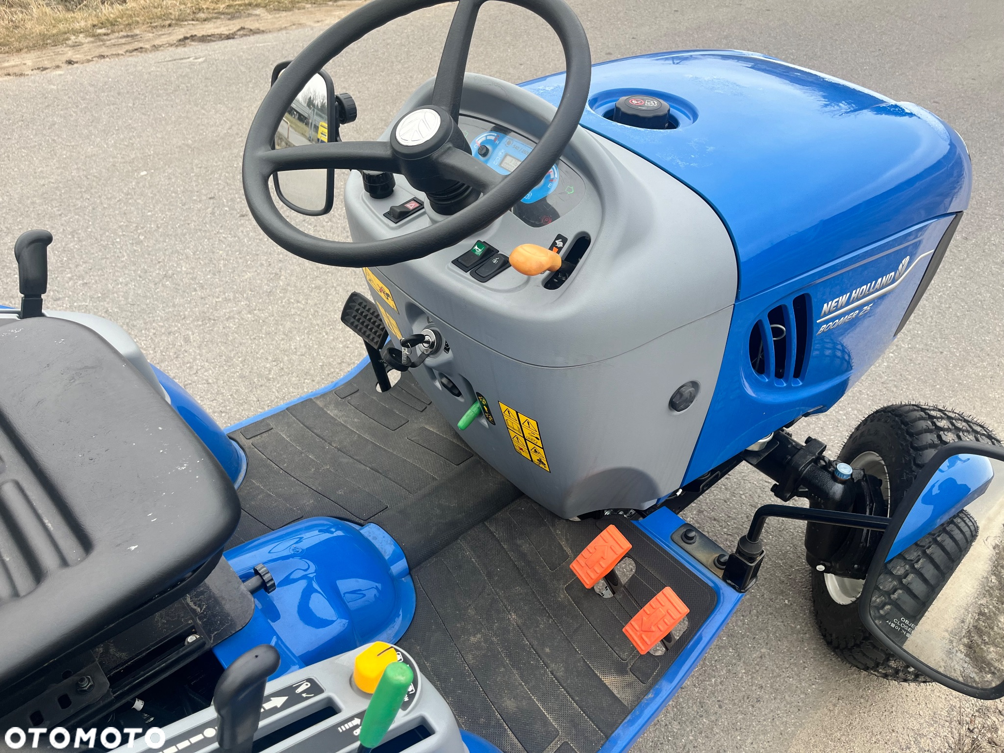 New Holland Boomer 25 - 4