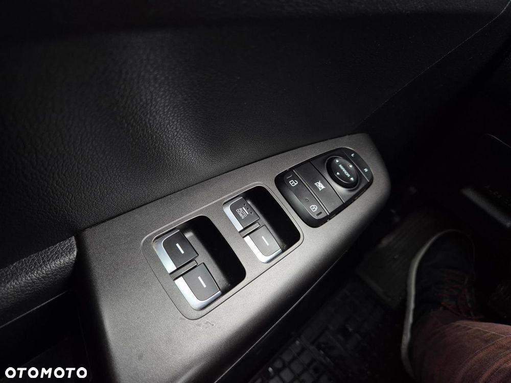 Kia Sportage 1.6 GDI S 2WD - 23