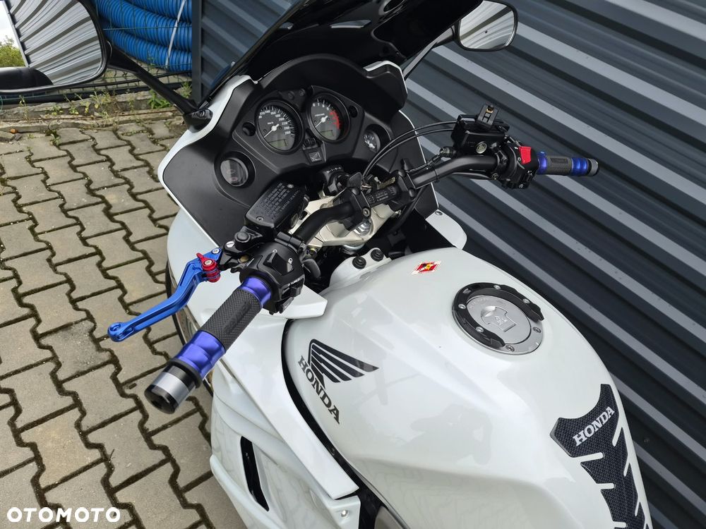 Honda CBF - 22
