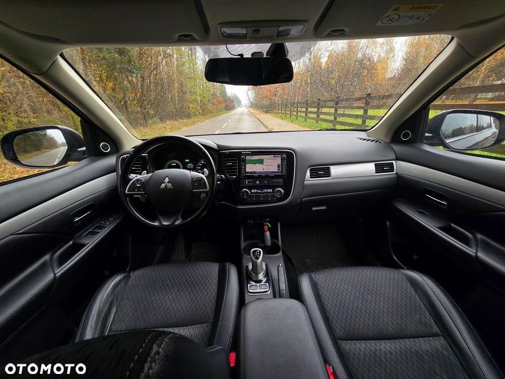 Mitsubishi Outlander - 6