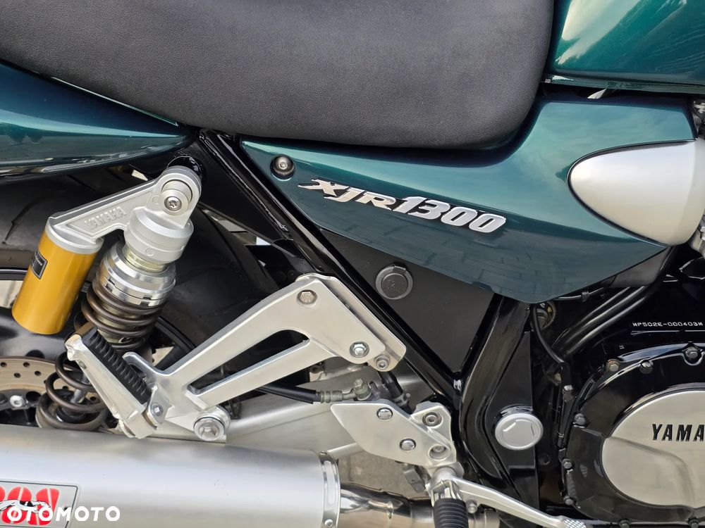 Yamaha XJR - 11