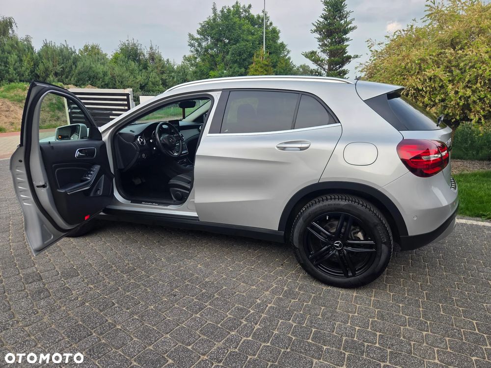 Mercedes-Benz GLA 220 d 4-Matic - 3