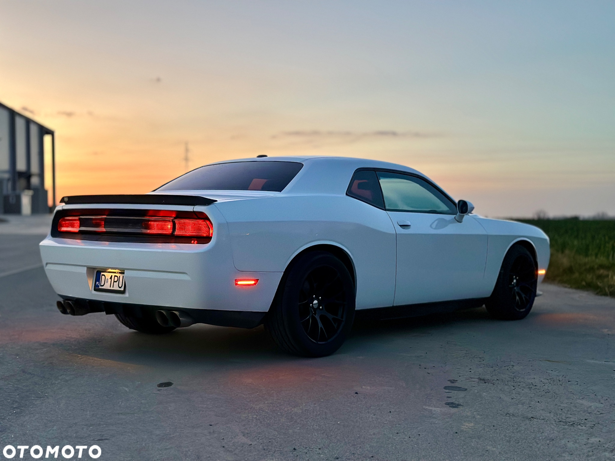Dodge Challenger - 4