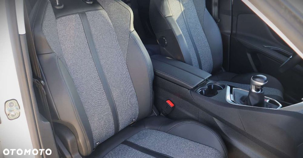 Peugeot 3008 - 18