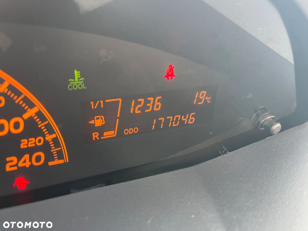 Toyota Yaris 1.8 VVT-i TS - 17