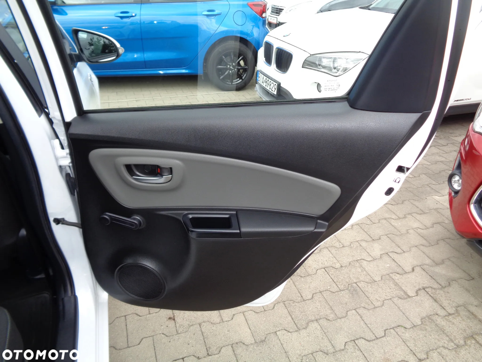 Toyota Yaris Hybrid 100 Premium - 20